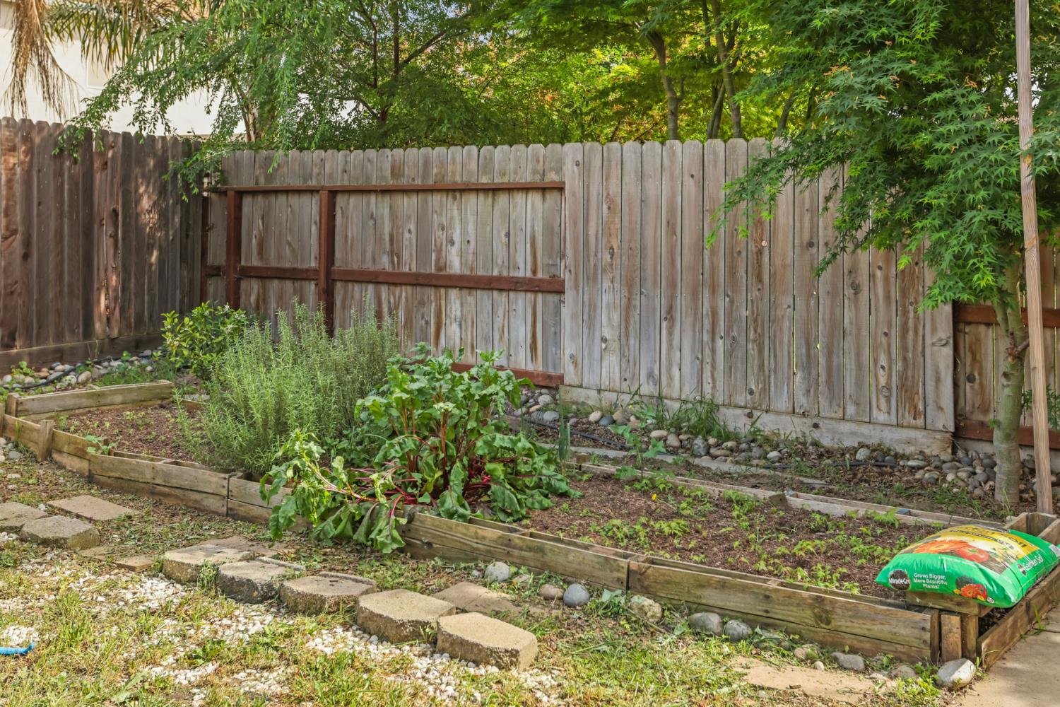 2036 Tiempo Pl, Manteca, CA 95336