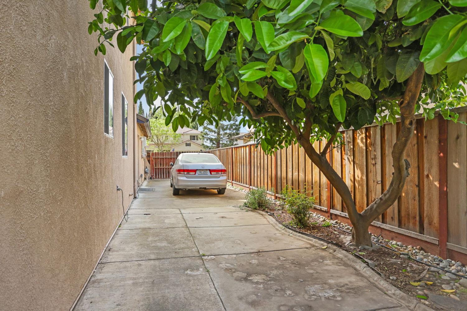 2036 Tiempo Pl, Manteca, CA 95336