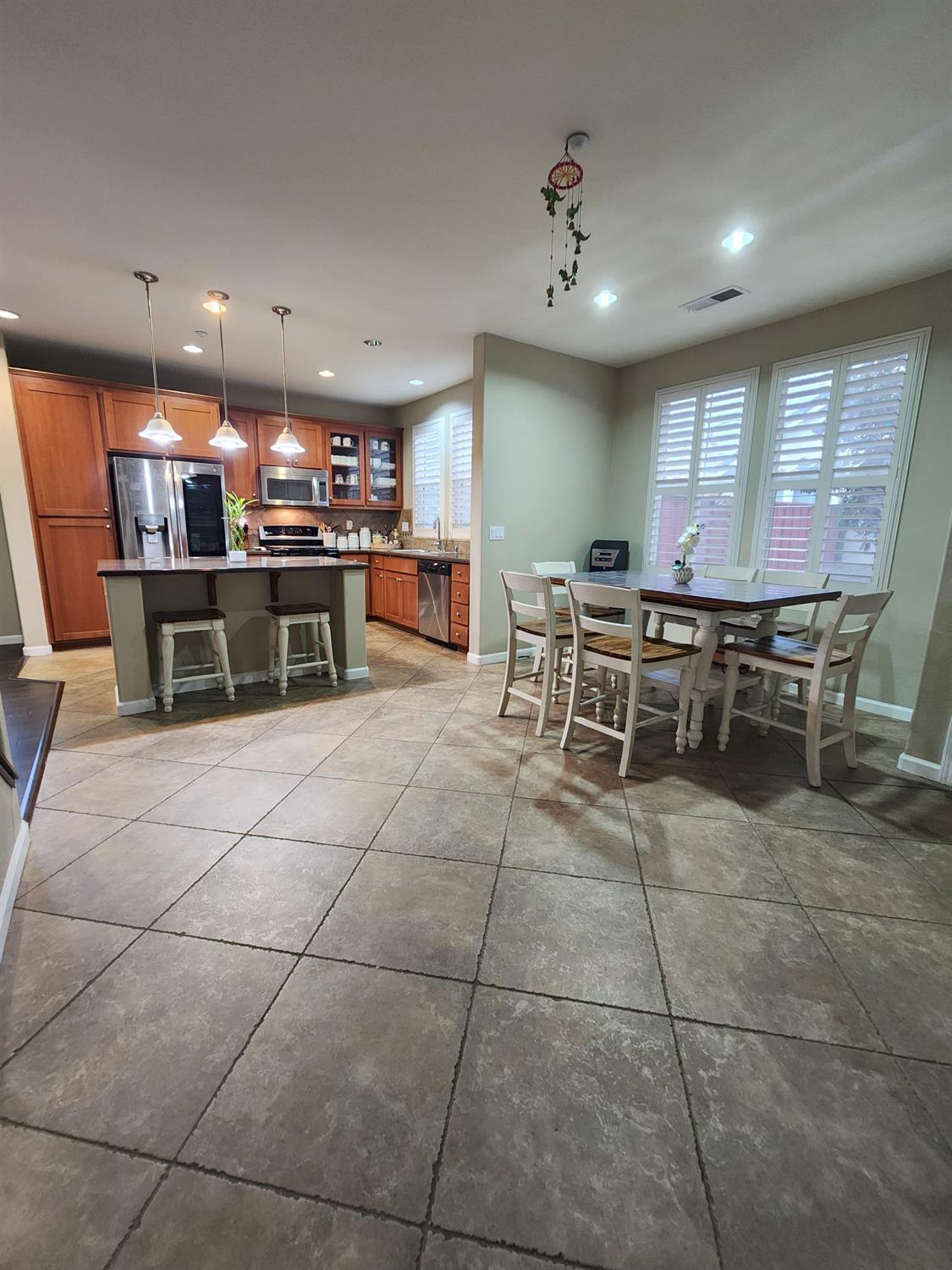 2500 Cottage Pointe Dr, Riverbank, CA 95367