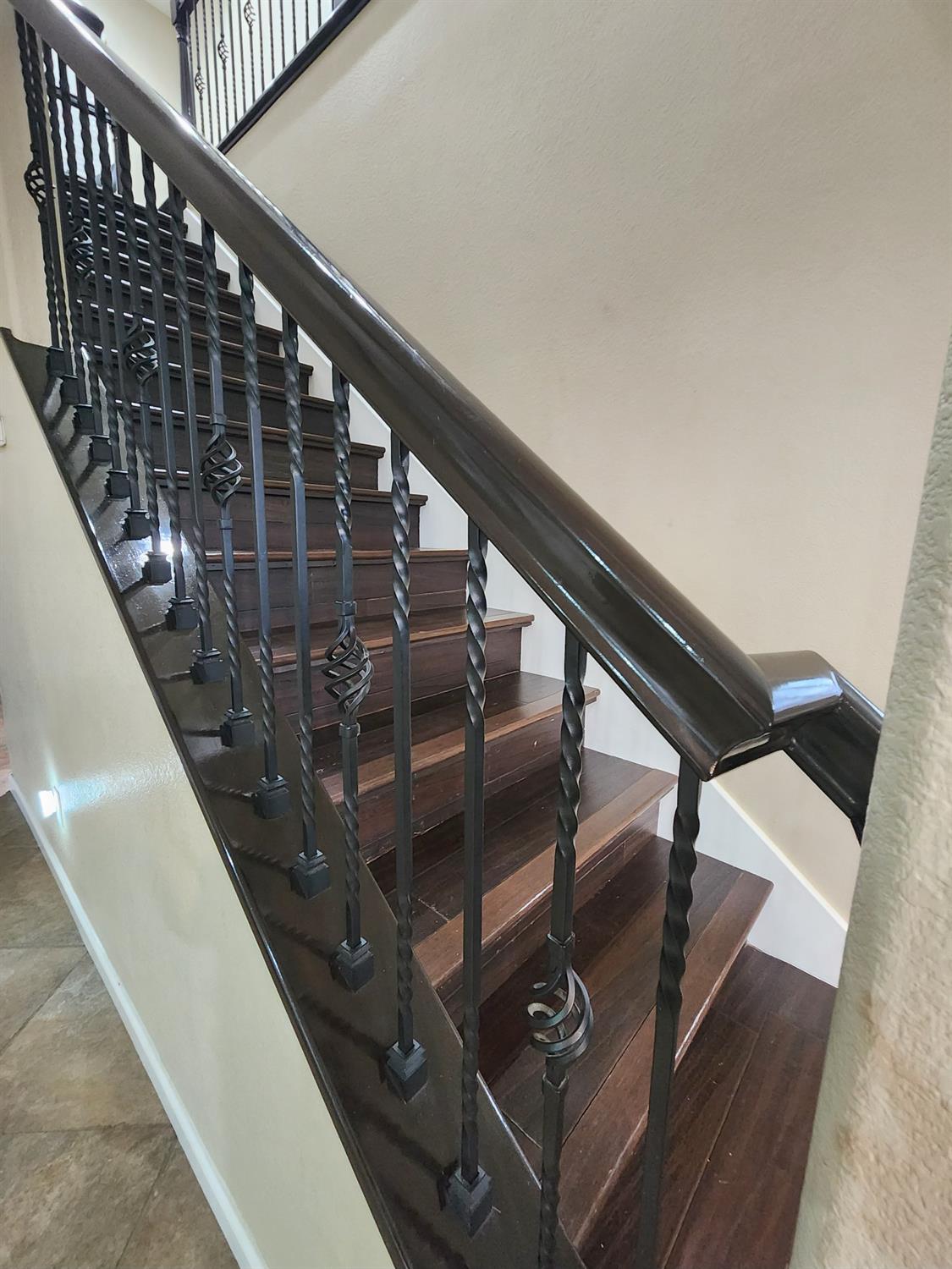 2500 Cottage Pointe Dr, Riverbank, CA 95367