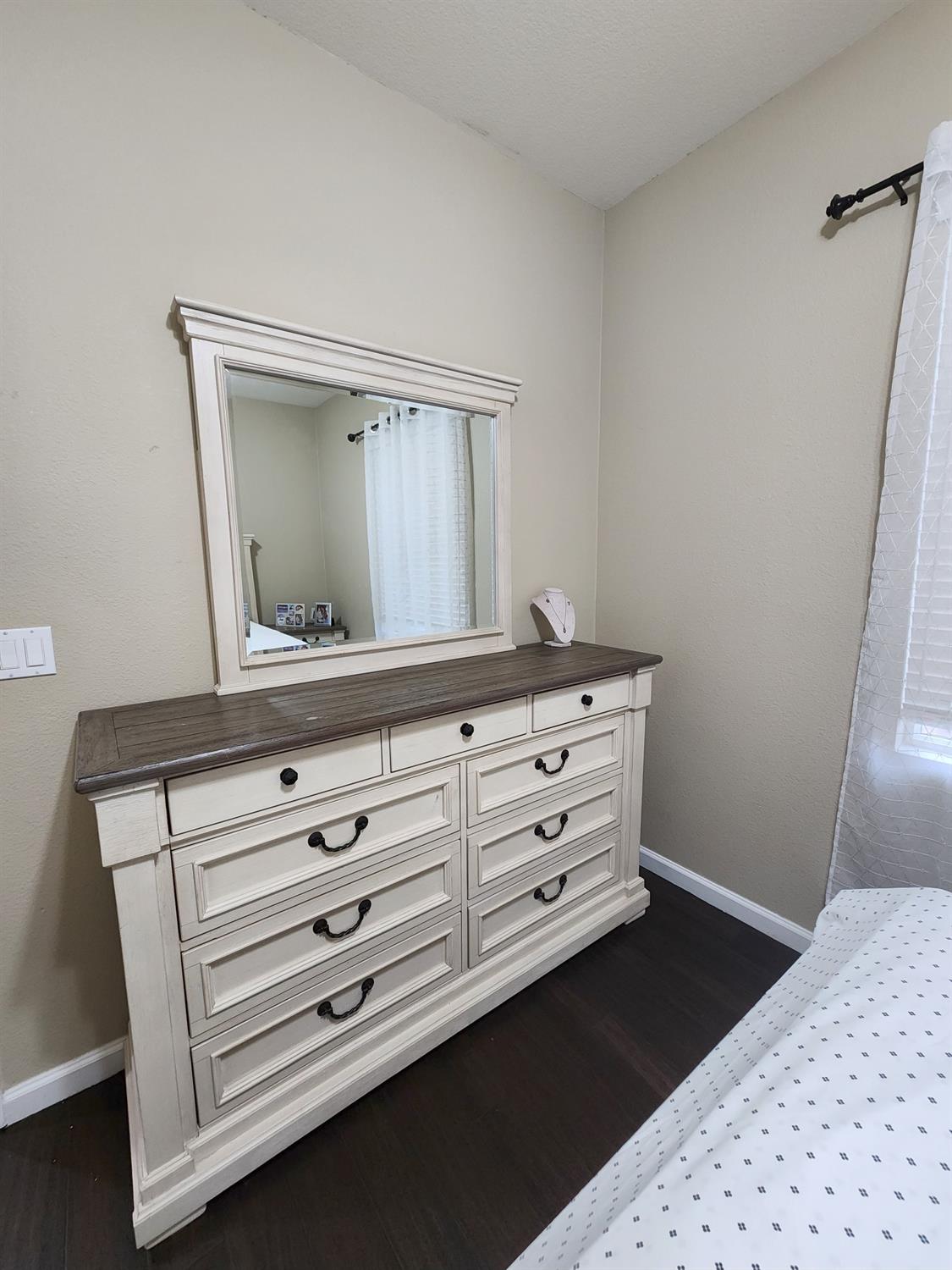 2500 Cottage Pointe Dr, Riverbank, CA 95367