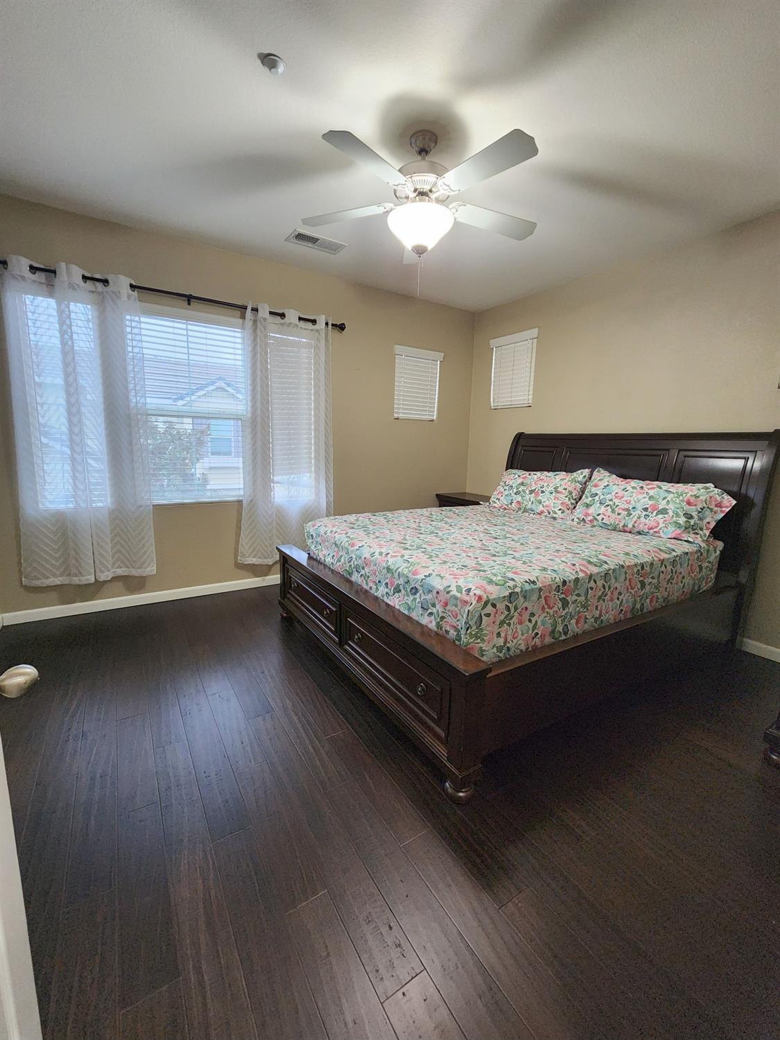 2500 Cottage Pointe Dr, Riverbank, CA 95367