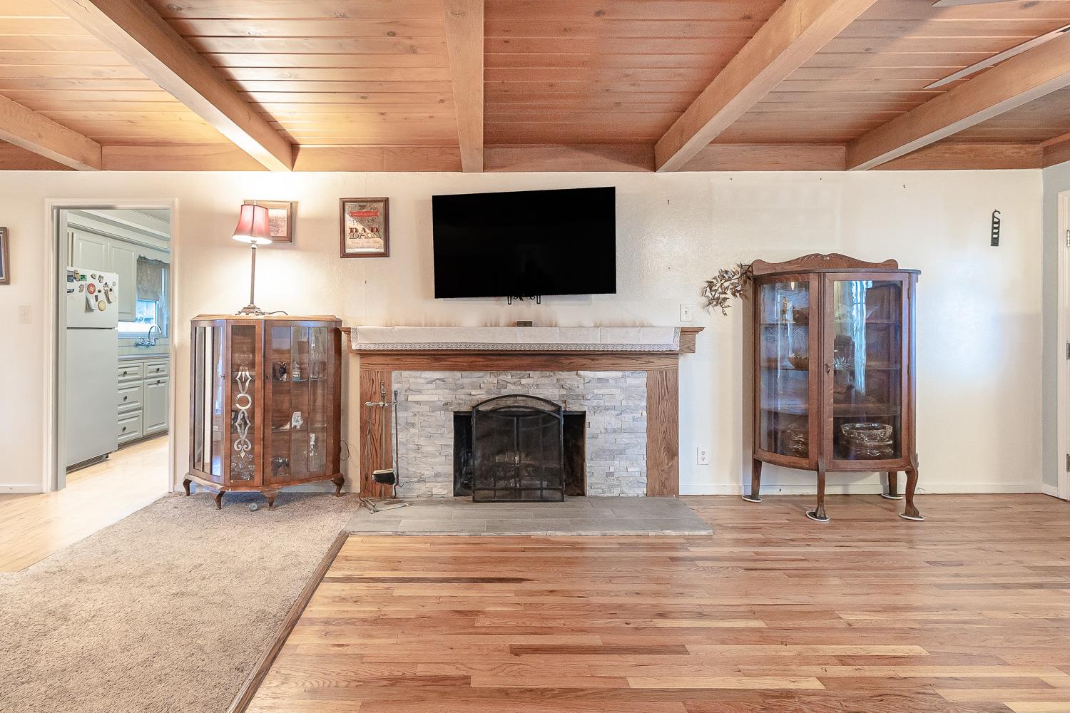 245 School Ave, Oakdale, CA 95361