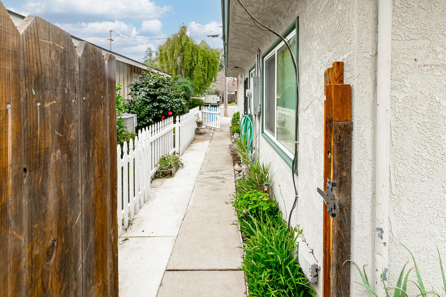 245 School Ave, Oakdale, CA 95361