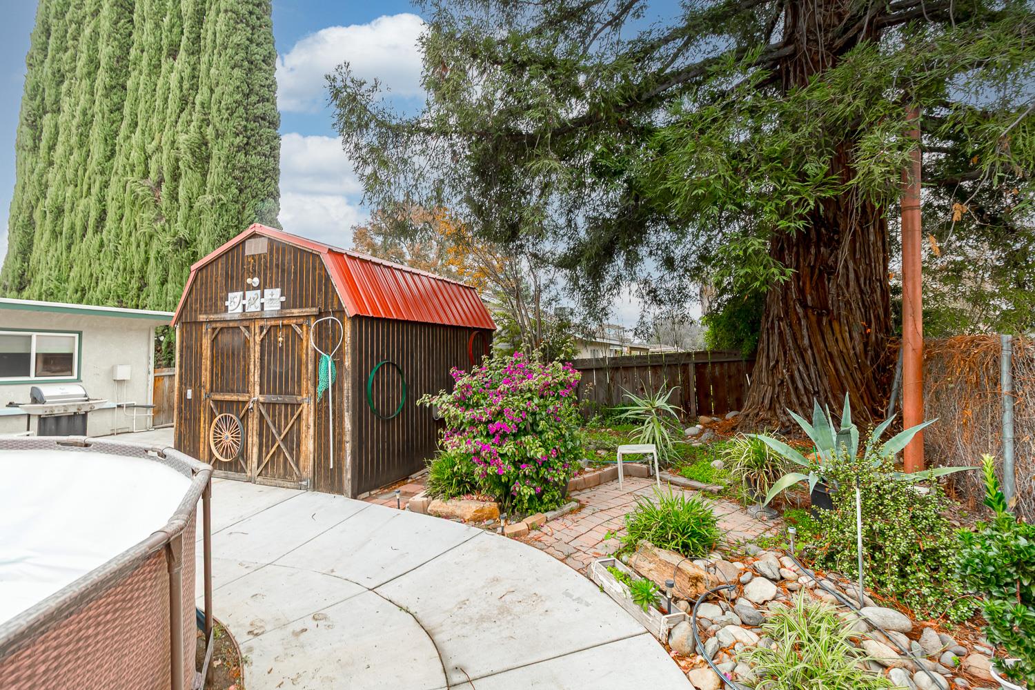 245 School Ave, Oakdale, CA 95361