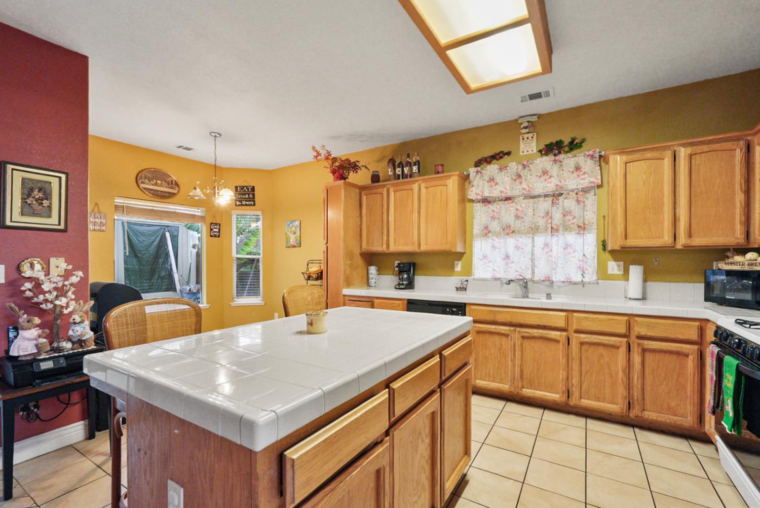 938 Zina Ln, Turlock, CA 95380