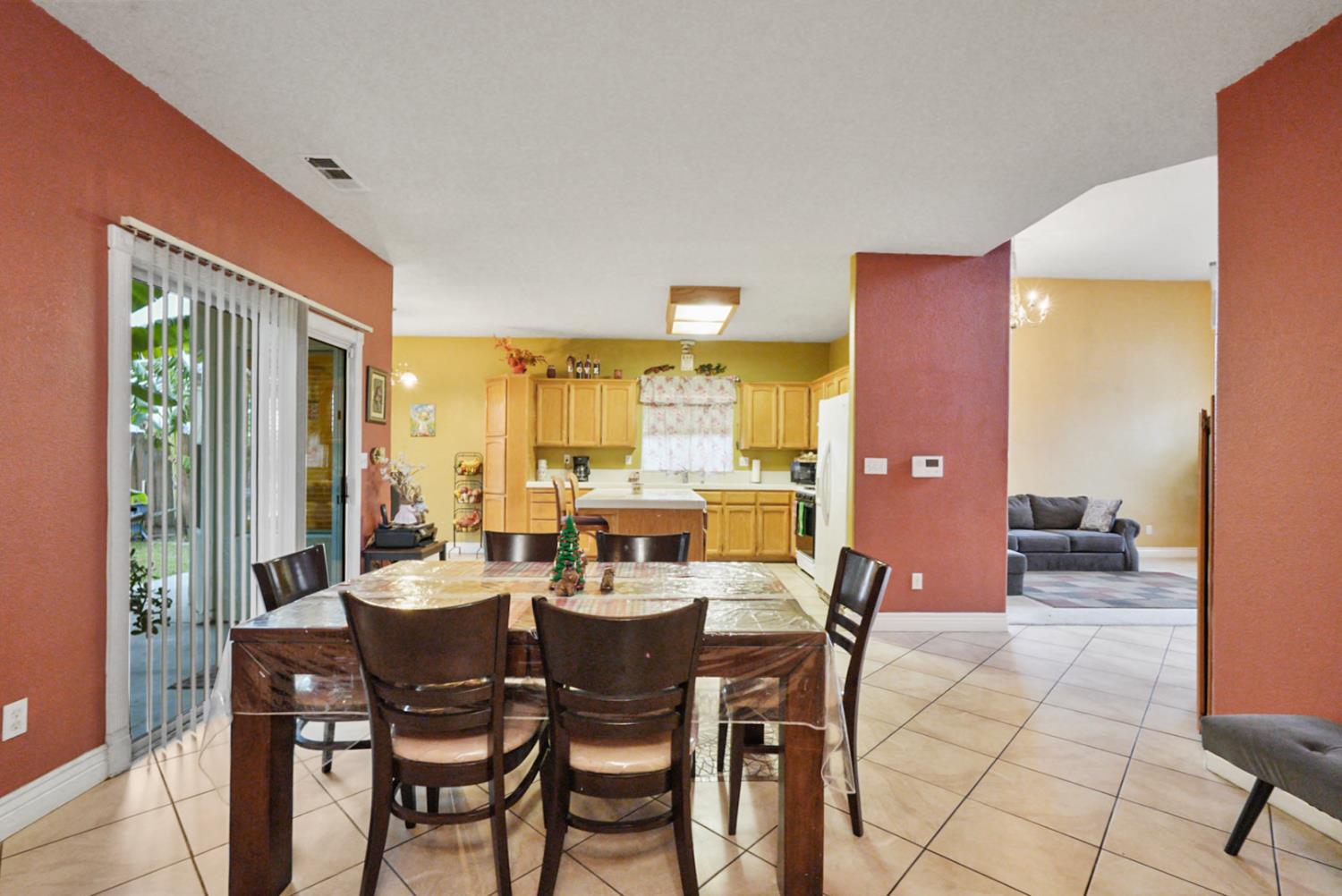 938 Zina Ln, Turlock, CA 95380