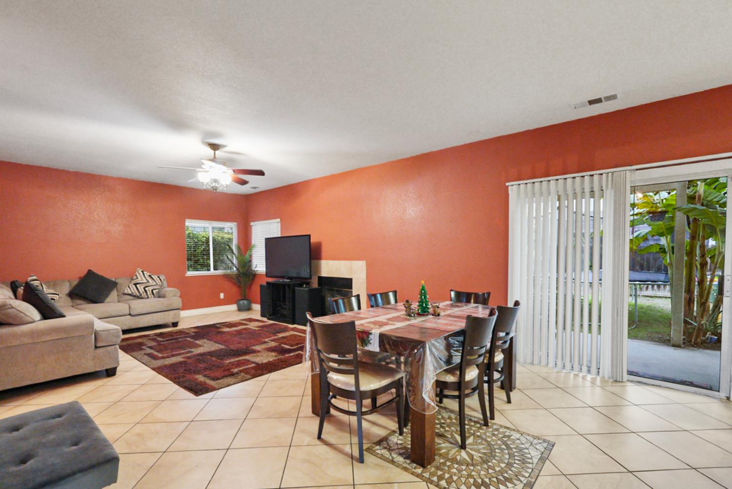 938 Zina Ln, Turlock, CA 95380