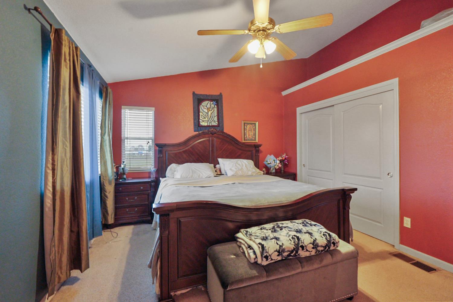 938 Zina Ln, Turlock, CA 95380