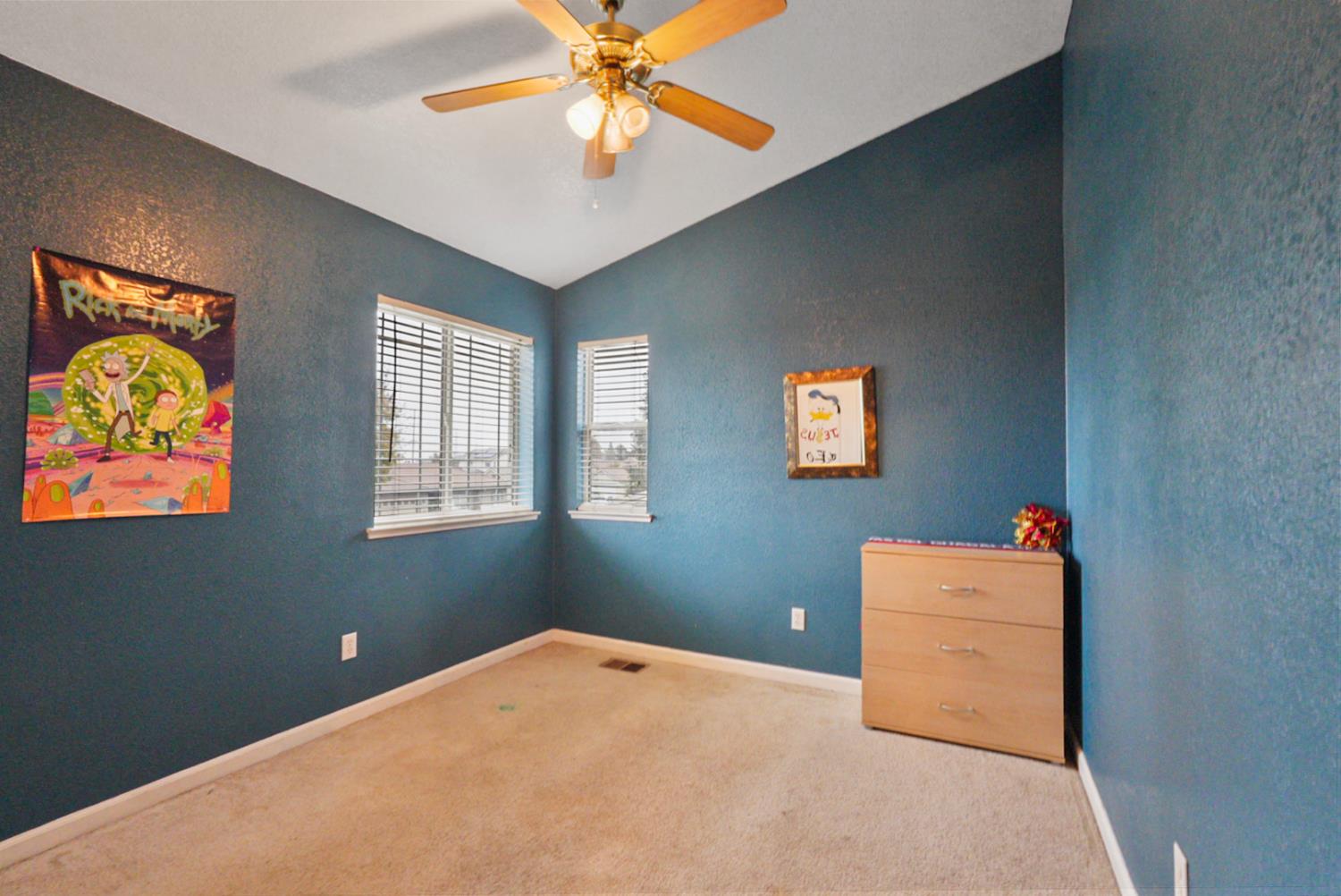 938 Zina Ln, Turlock, CA 95380