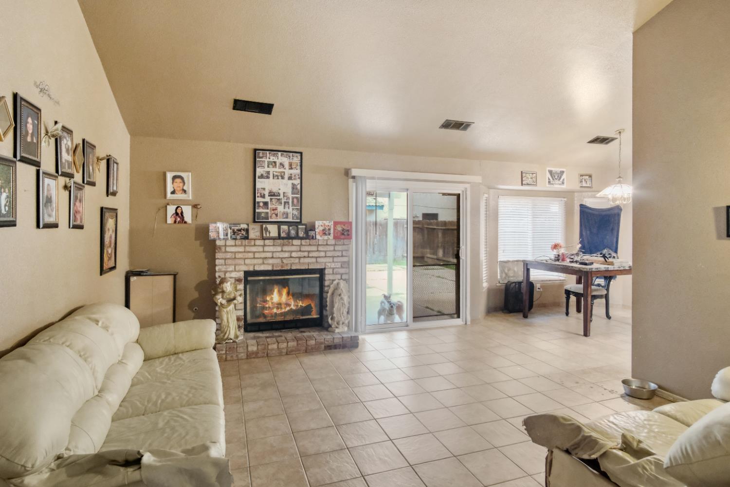 1931 Glen Harbor Dr, Ceres, CA 95307