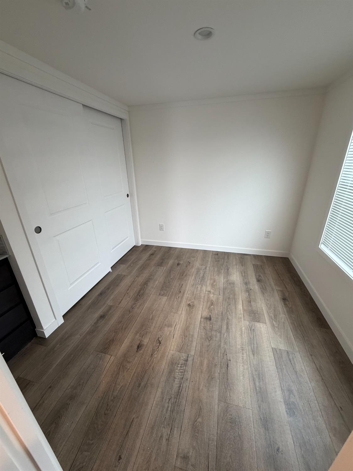 317 Moffat Blvd #14, Manteca, CA 95336