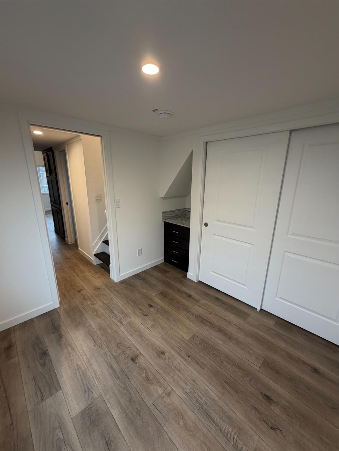 317 Moffat Blvd #14, Manteca, CA 95336