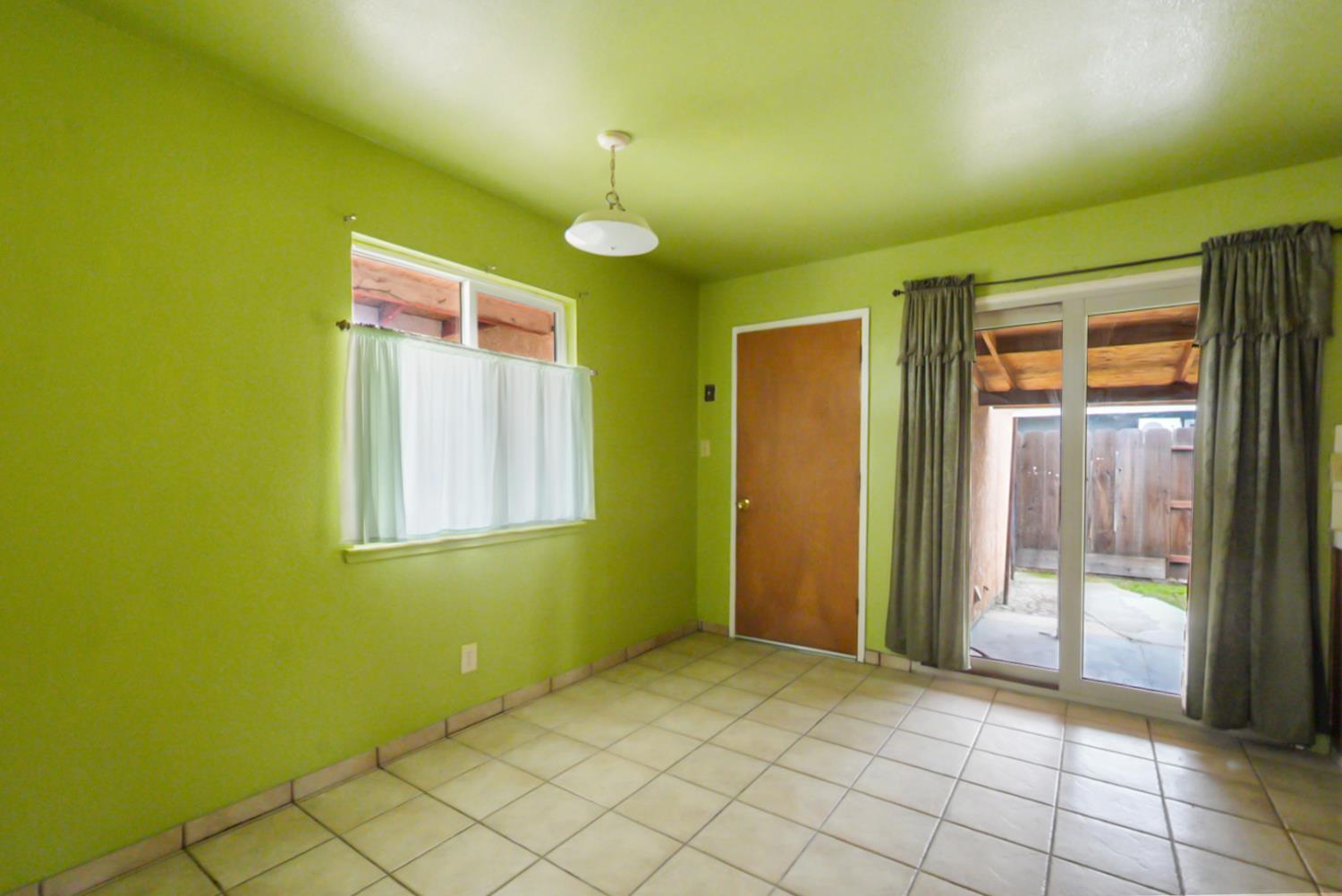 9135 Orchid Ln, Delhi, CA 95315