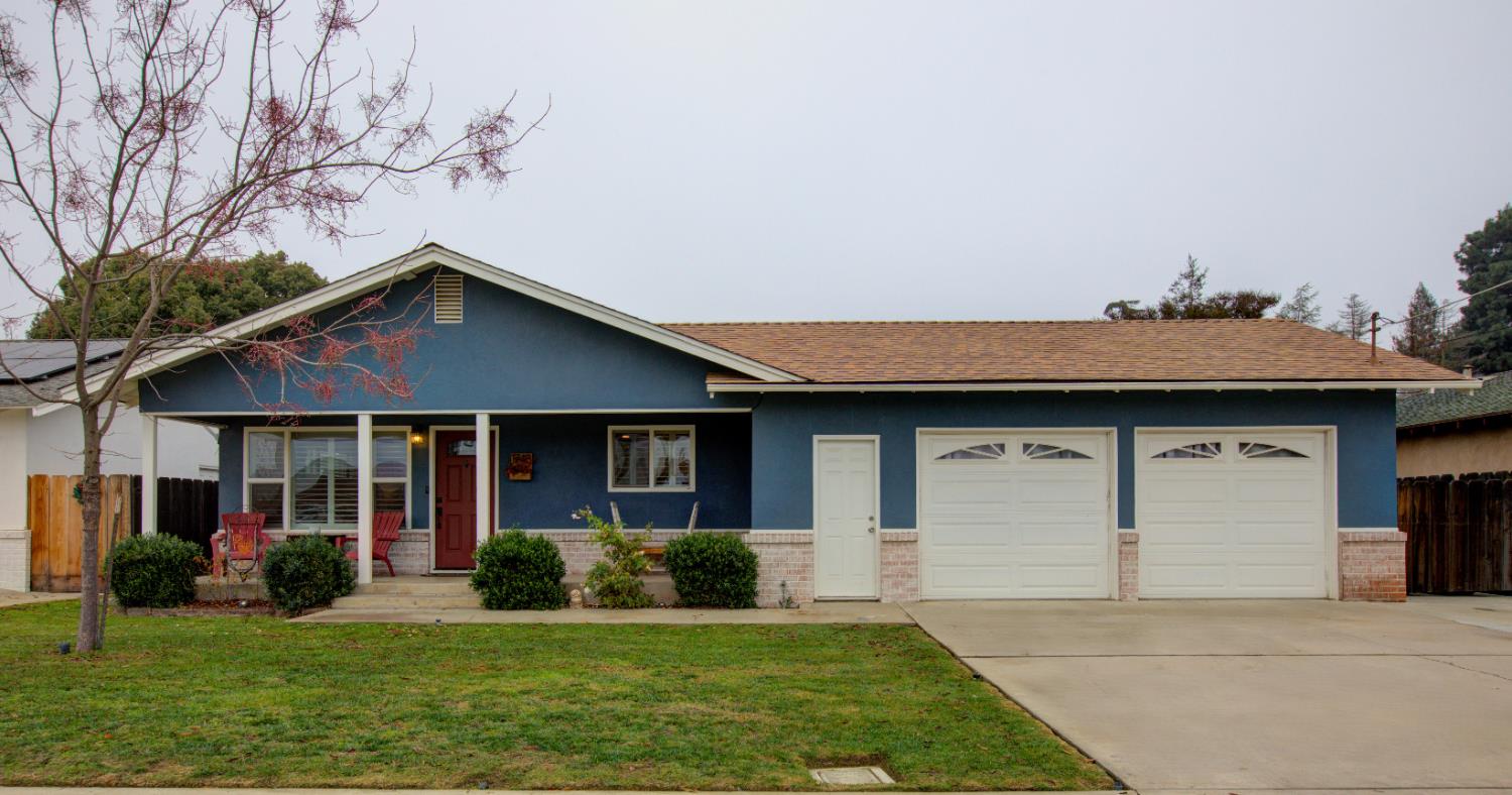 1748 Mulberry Way, Hughson, CA 95326