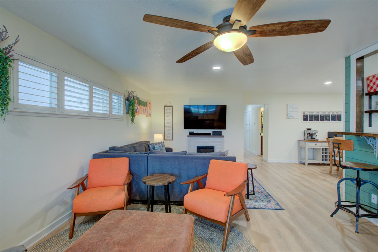 1748 Mulberry Way, Hughson, CA 95326