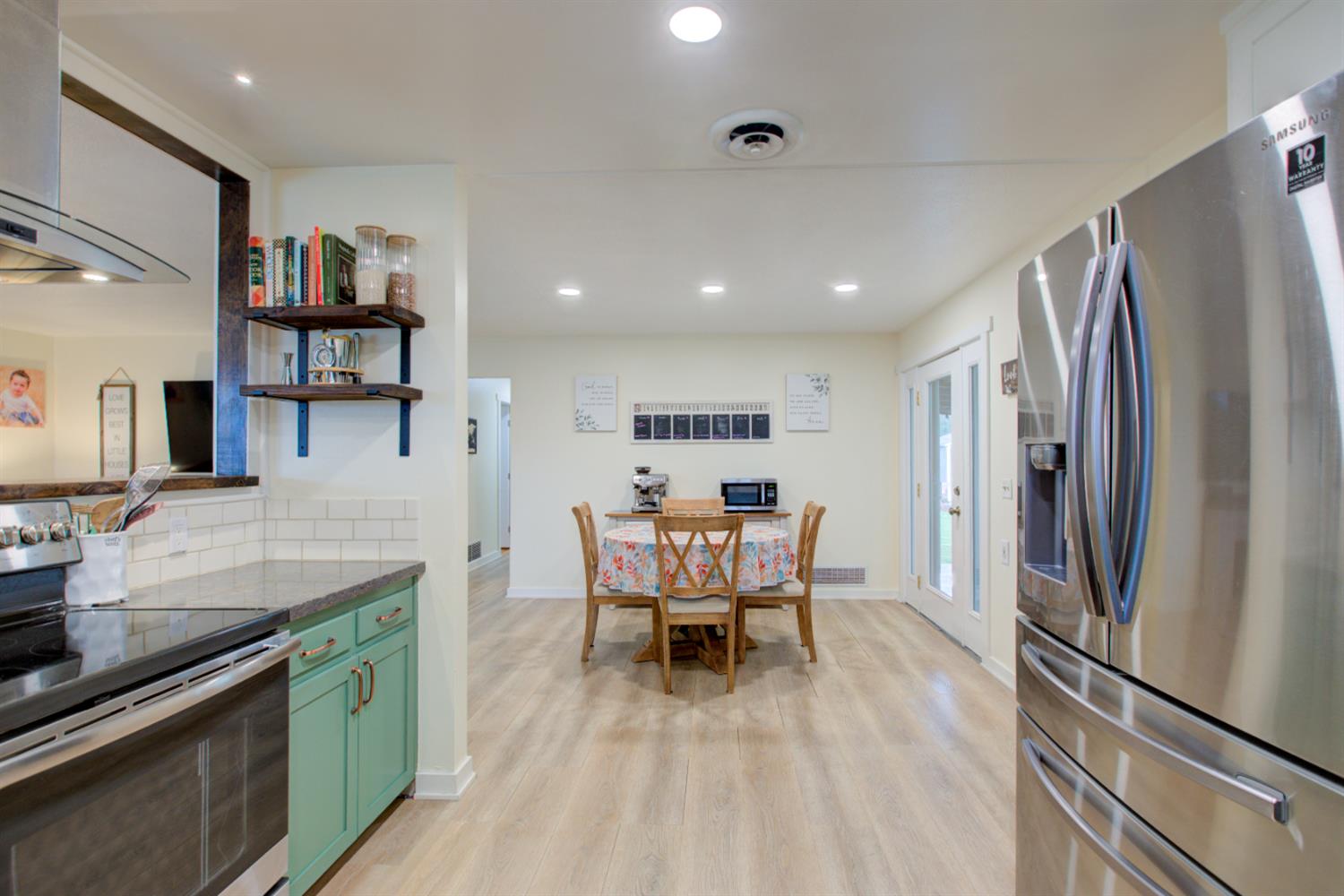 1748 Mulberry Way, Hughson, CA 95326