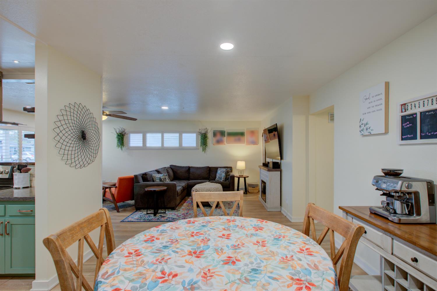 1748 Mulberry Way, Hughson, CA 95326