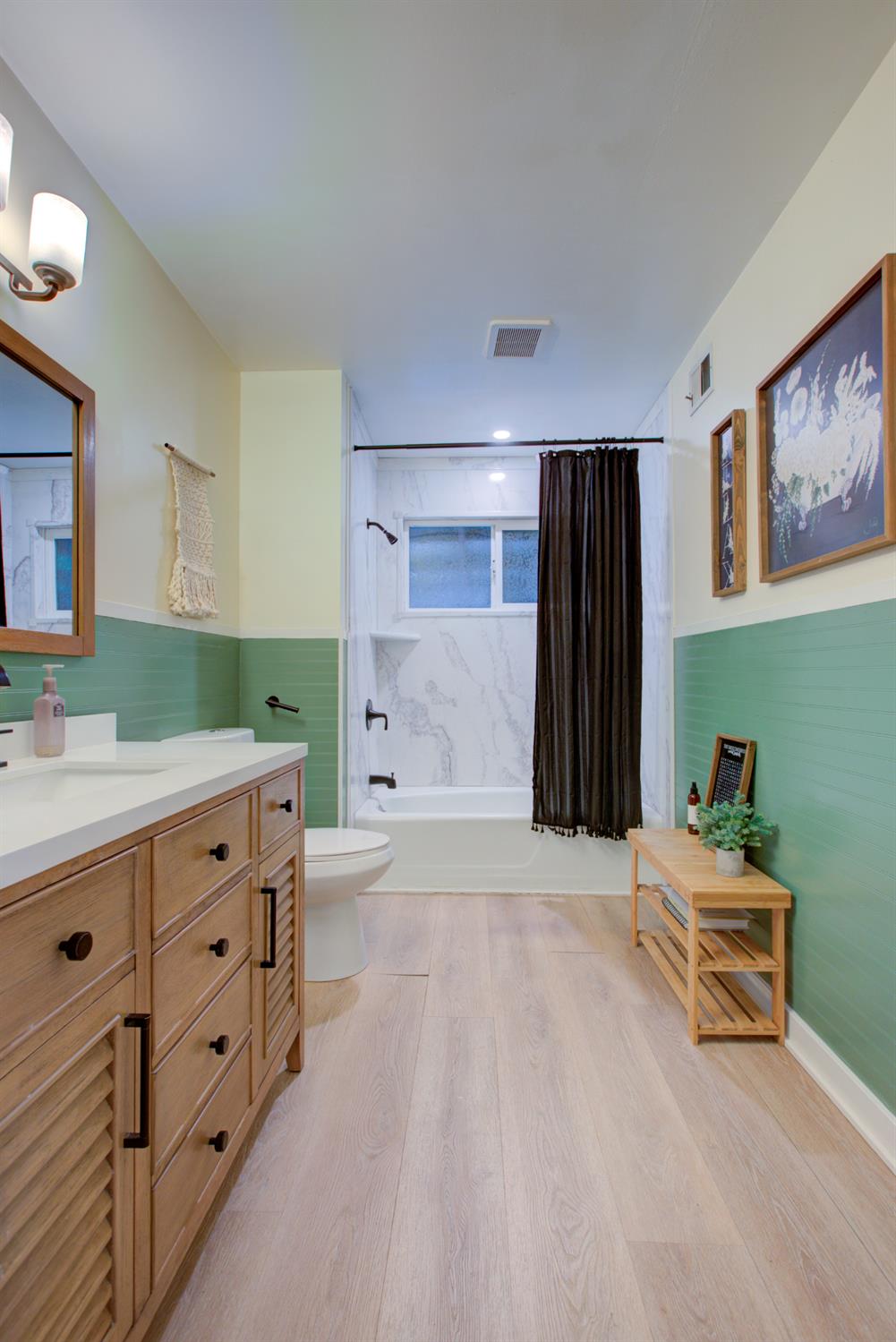 1748 Mulberry Way, Hughson, CA 95326