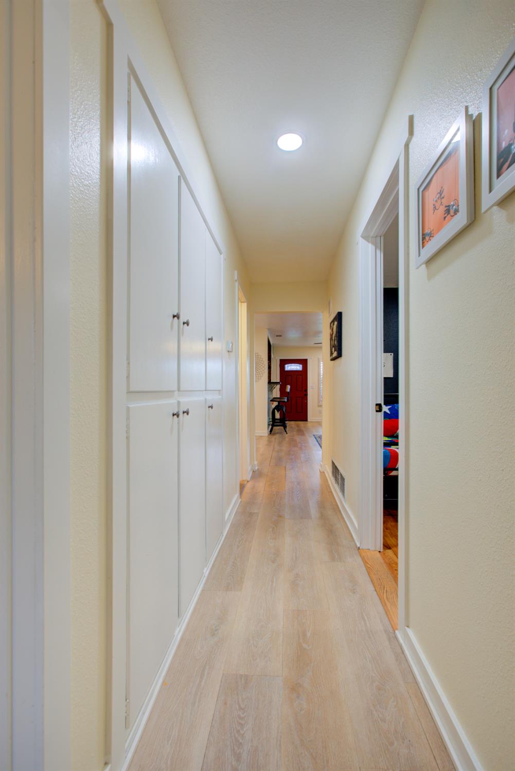 1748 Mulberry Way, Hughson, CA 95326