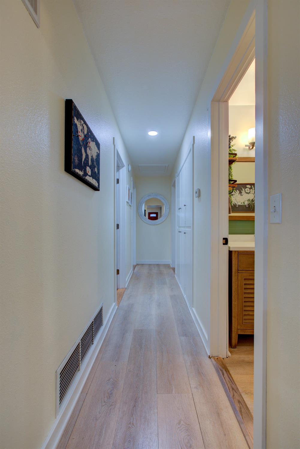 1748 Mulberry Way, Hughson, CA 95326