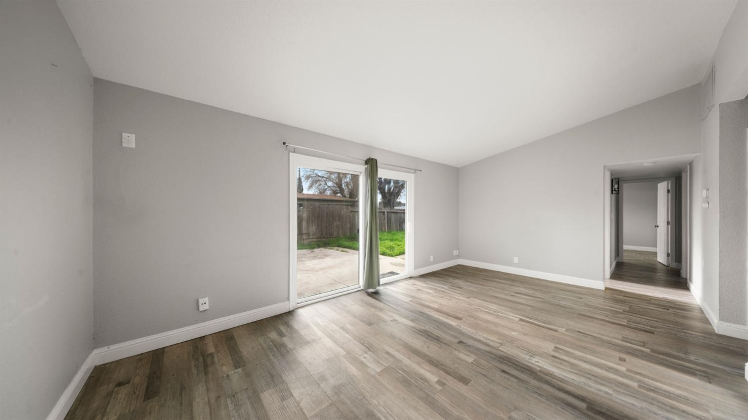 1500 Thorsen, Modesto, CA 95355