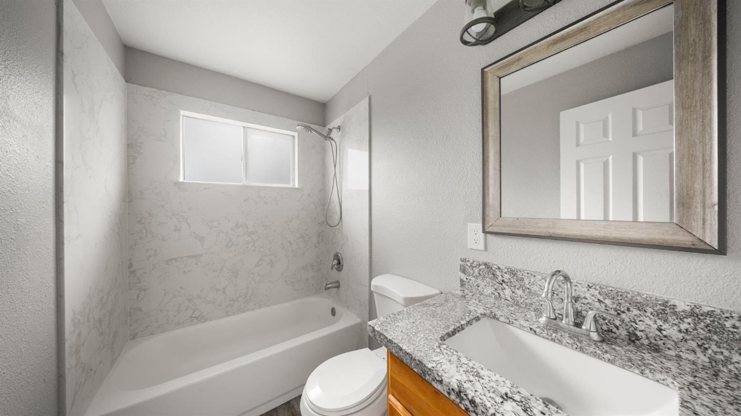 1500 Thorsen, Modesto, CA 95355