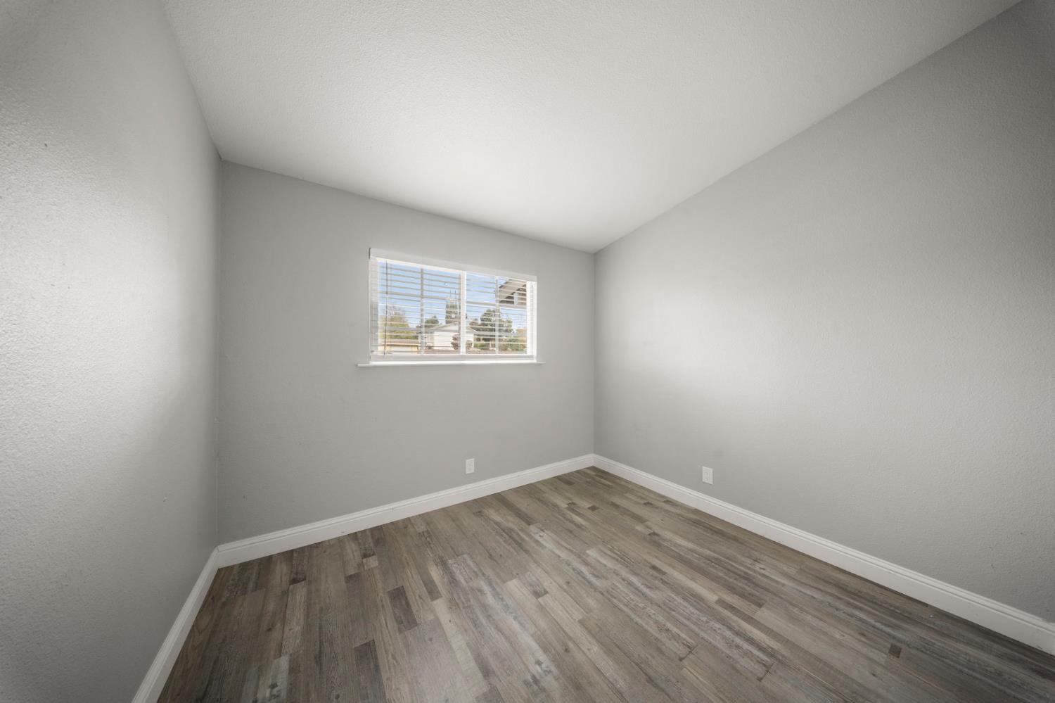 1500 Thorsen, Modesto, CA 95355