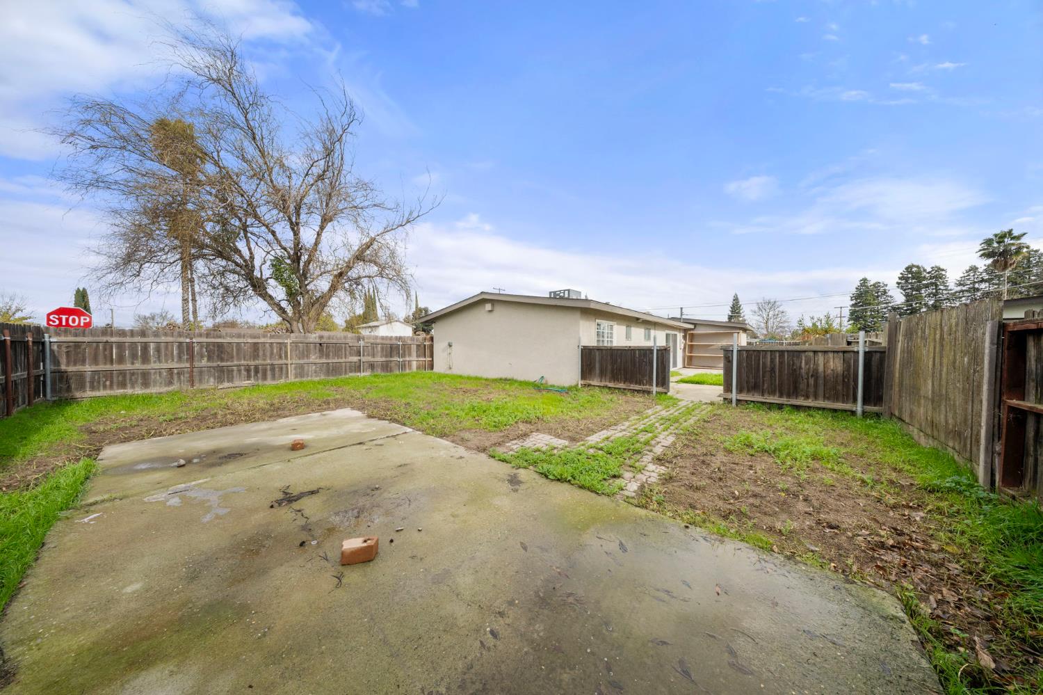 1500 Thorsen, Modesto, CA 95355