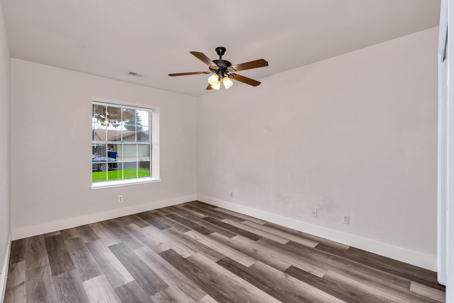 2408 Beatrice Ln, Modesto, CA 95355