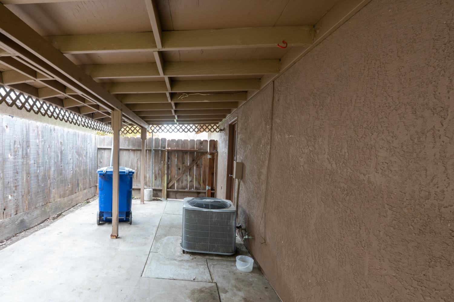 2408 Beatrice Ln, Modesto, CA 95355