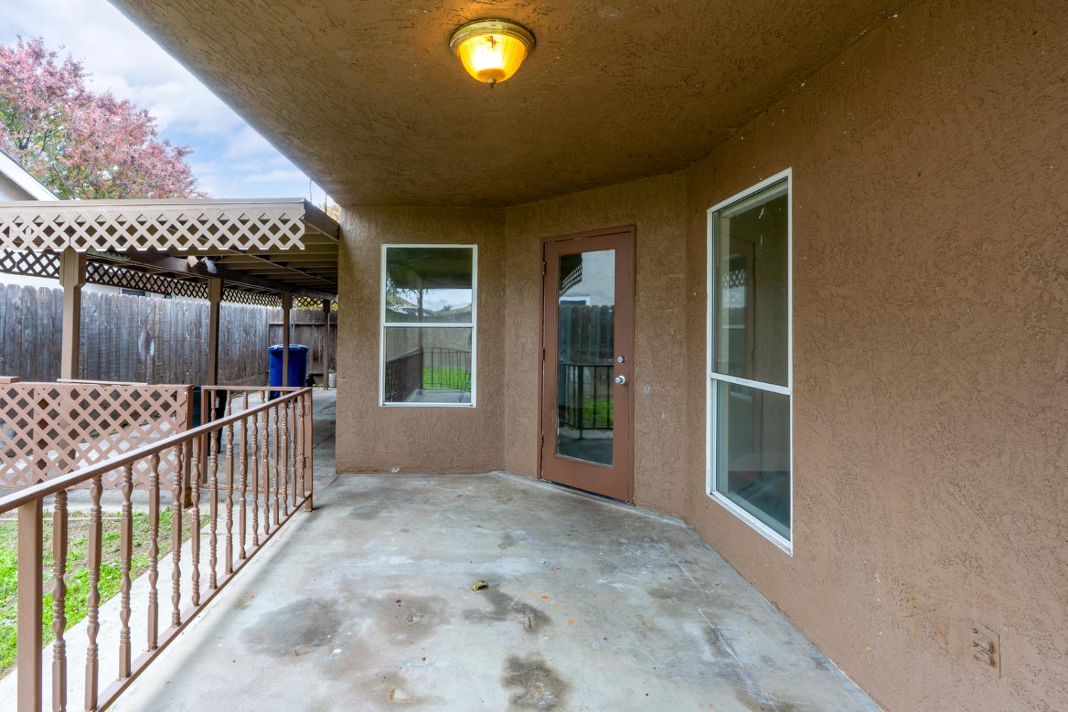 2408 Beatrice Ln, Modesto, CA 95355