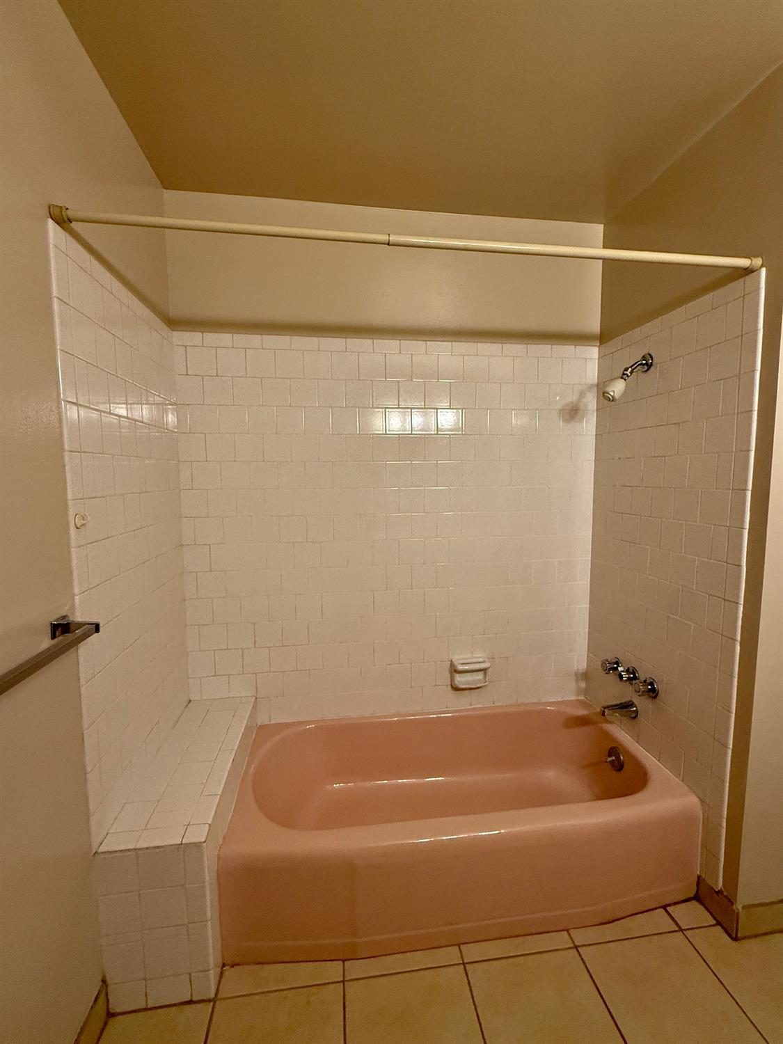 205 Floyd Ave #15, Modesto, CA 95350