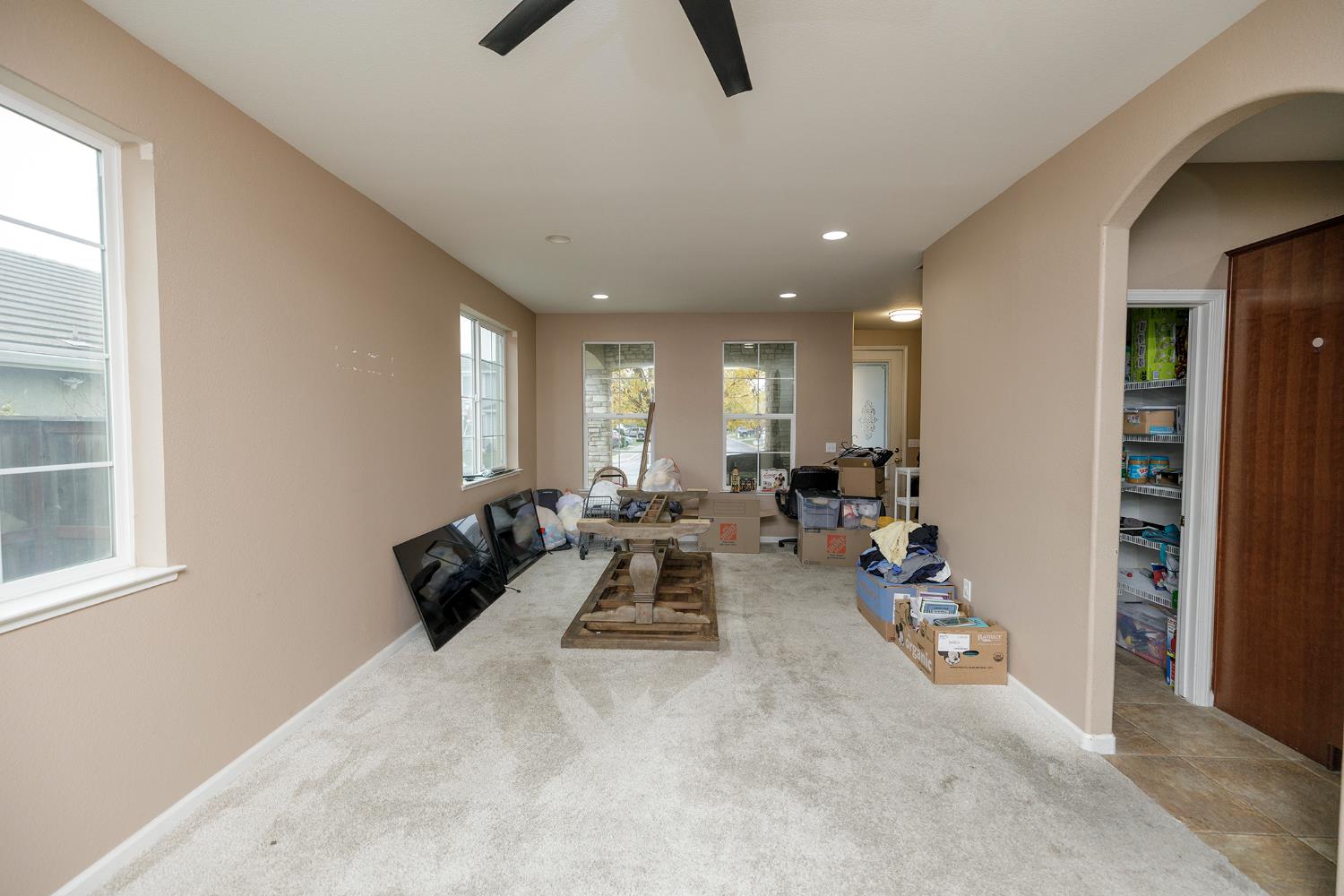 13716 Channel Ln, Waterford, CA 95386