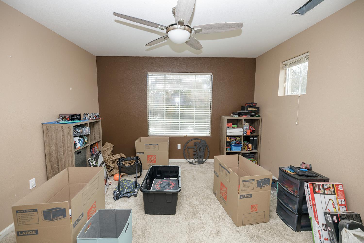 13716 Channel Ln, Waterford, CA 95386