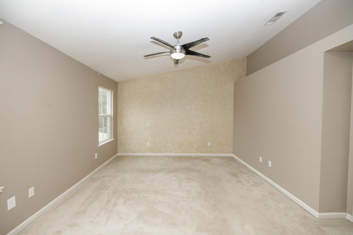 13716 Channel Ln, Waterford, CA 95386