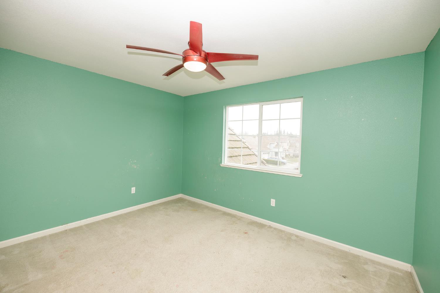 13716 Channel Ln, Waterford, CA 95386