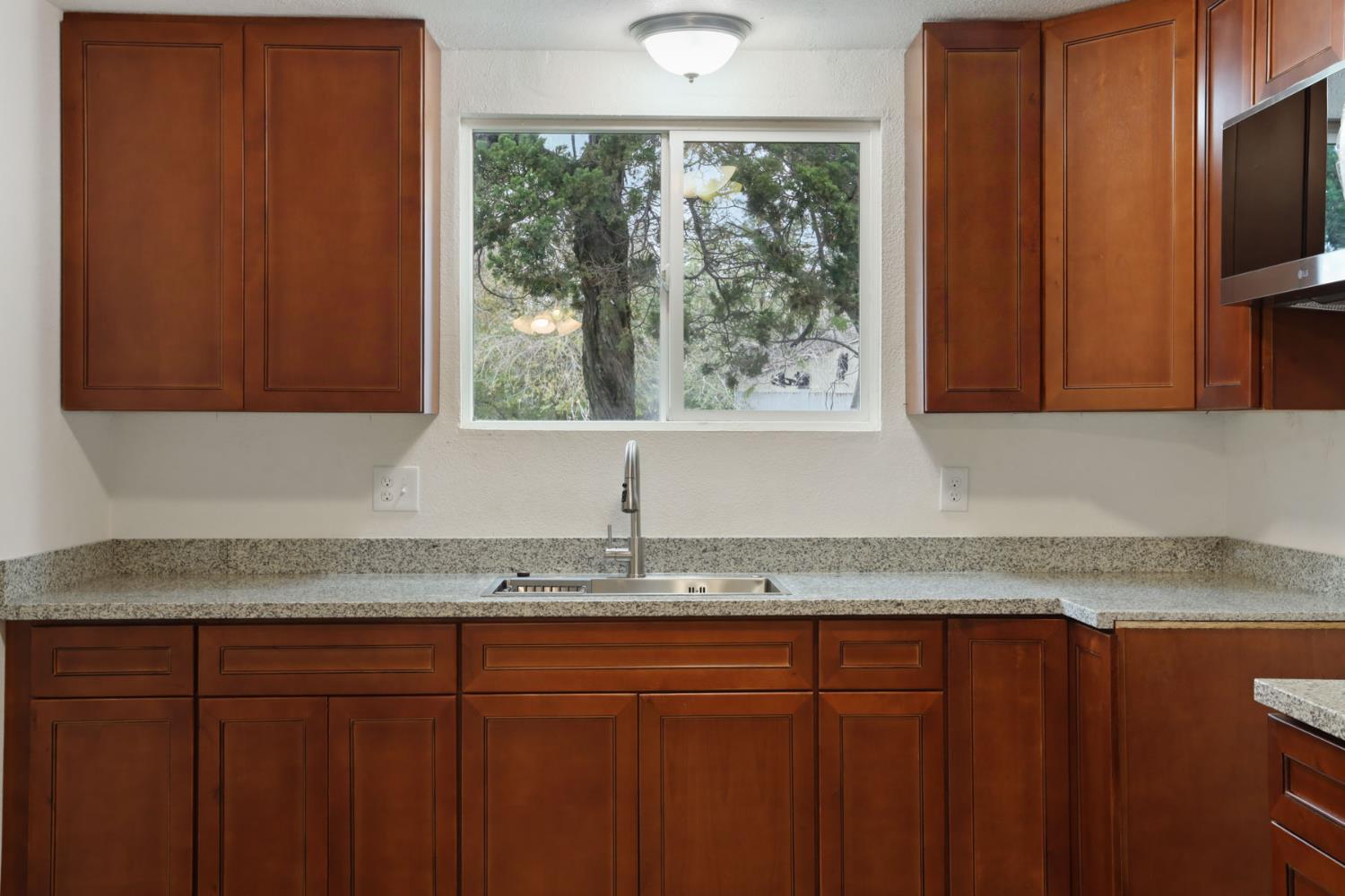 307 Joseph Rd, Manteca, CA 95336