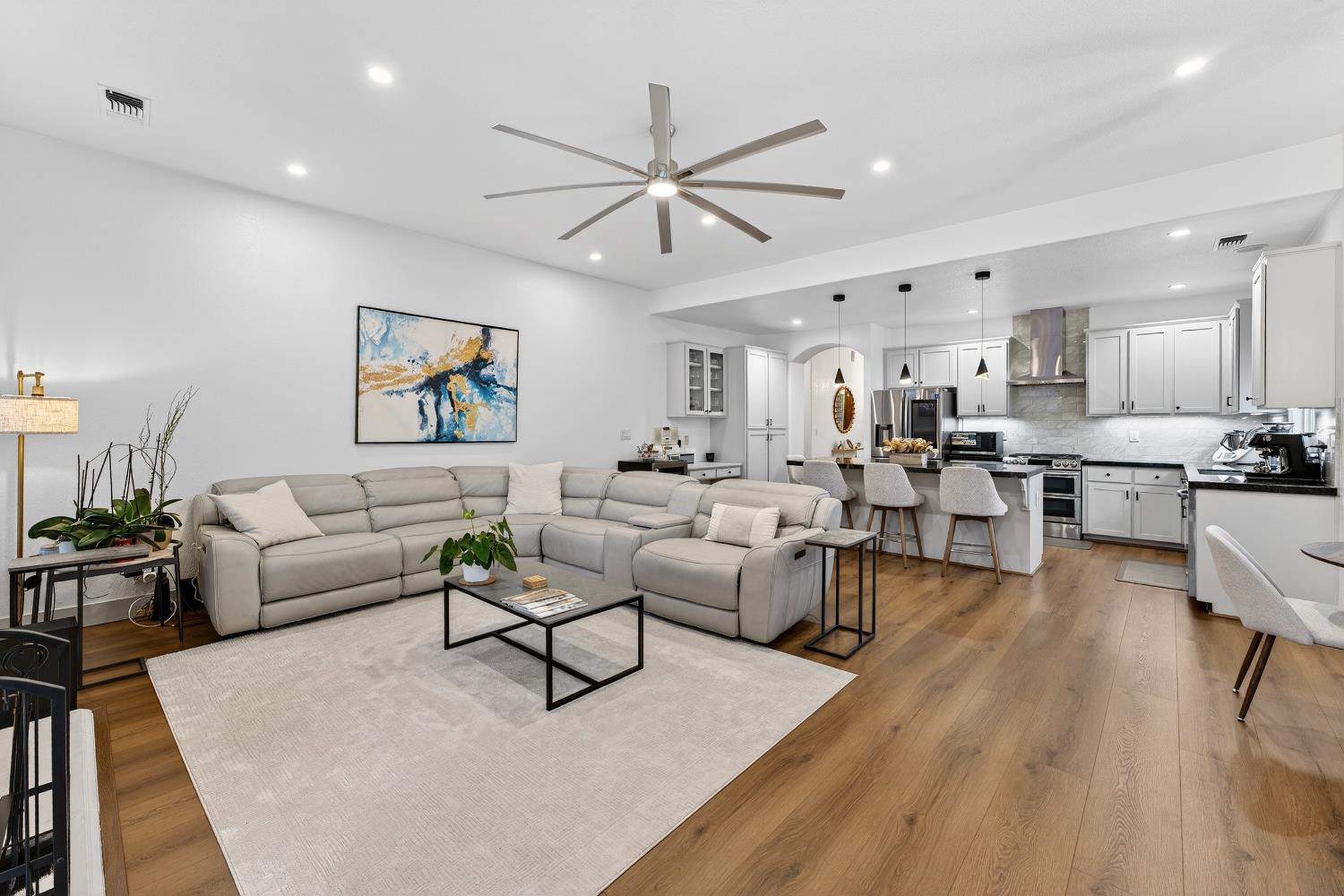 3221 Amethyst Way, Turlock, CA 95382