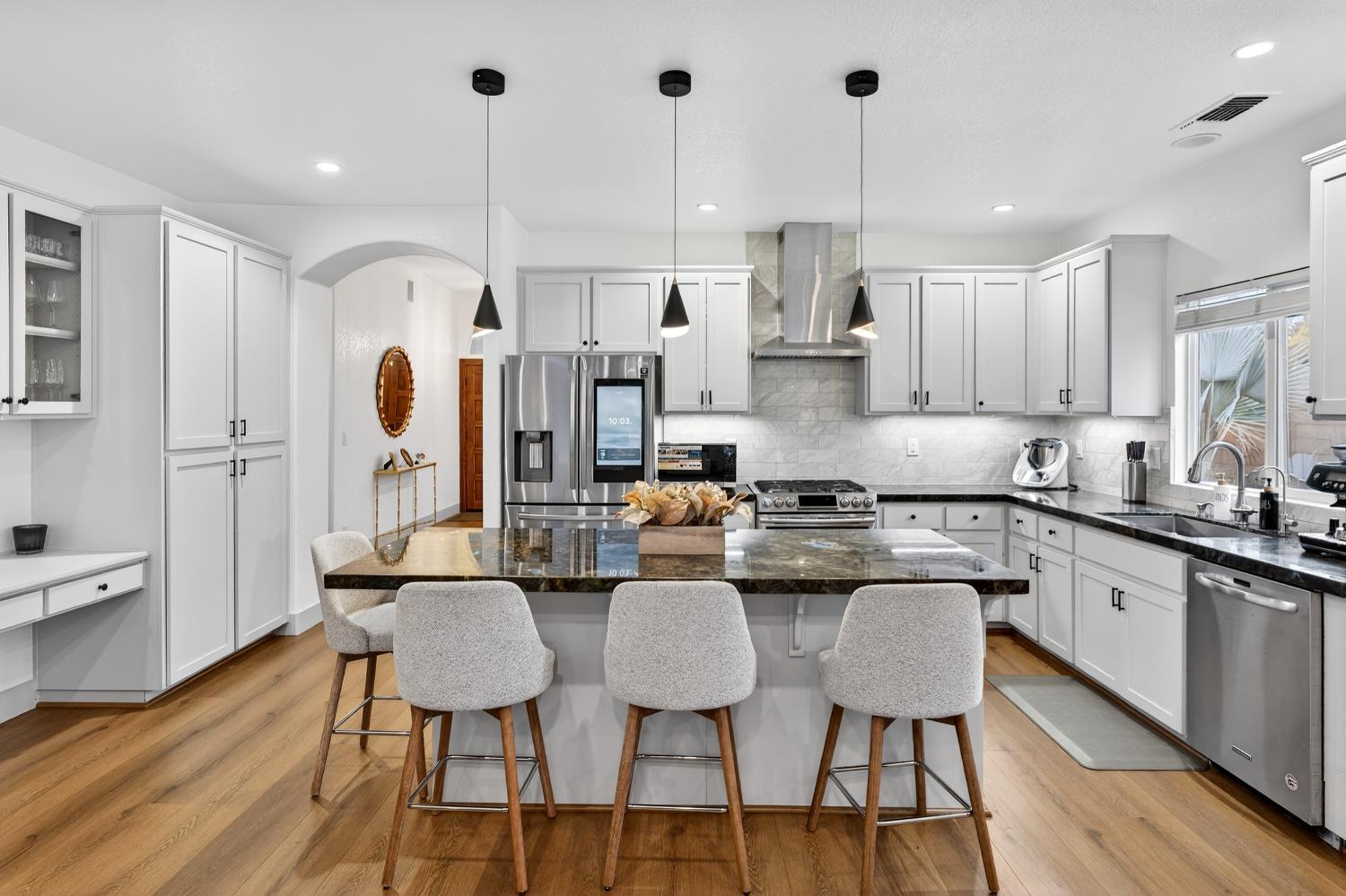 3221 Amethyst Way, Turlock, CA 95382