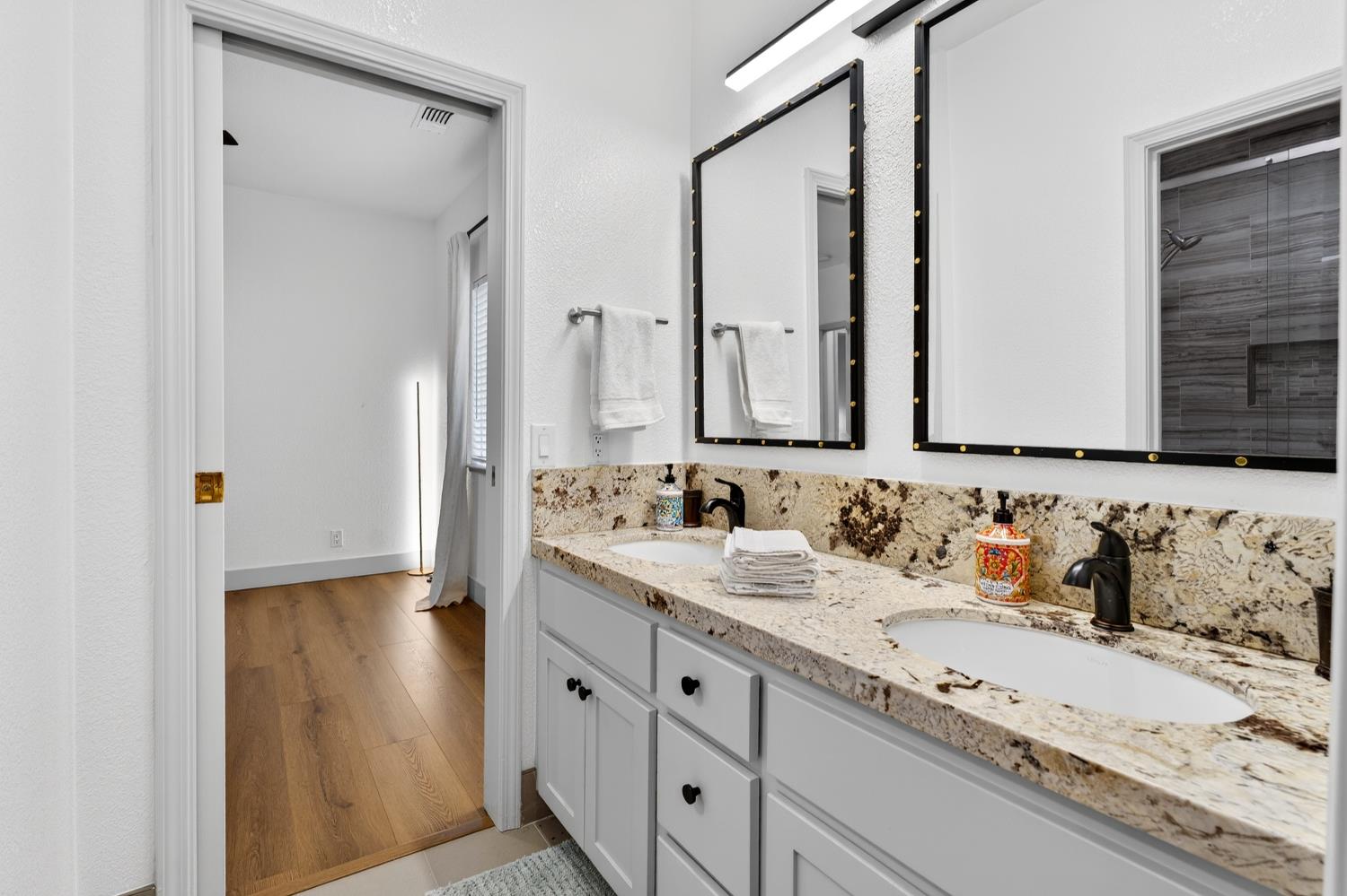 3221 Amethyst Way, Turlock, CA 95382