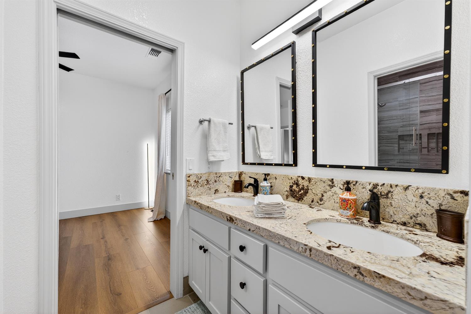 3221 Amethyst Way, Turlock, CA 95382