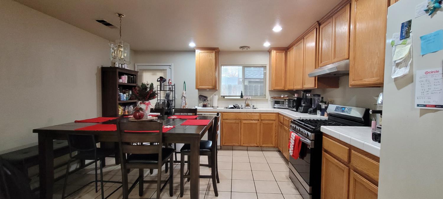 117 Maple St, Modesto, CA 95351