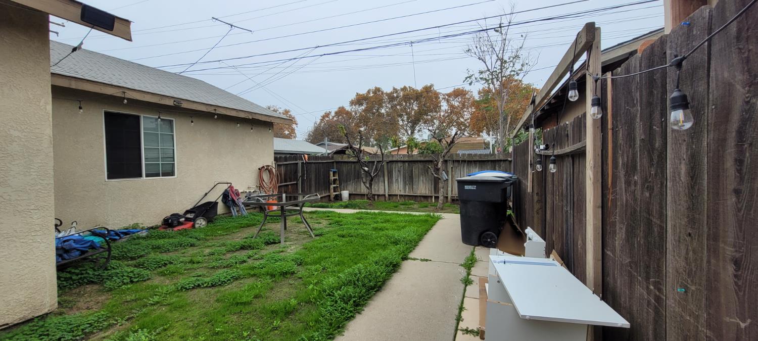 117 Maple St, Modesto, CA 95351