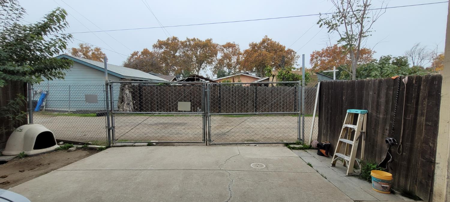 117 Maple St, Modesto, CA 95351