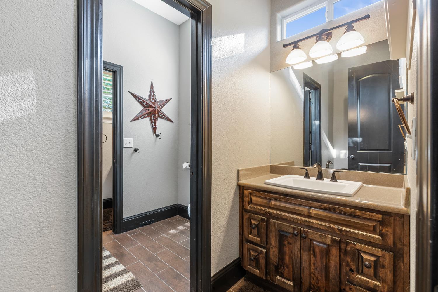 29533 E Chapman Way, Escalon, CA 95320