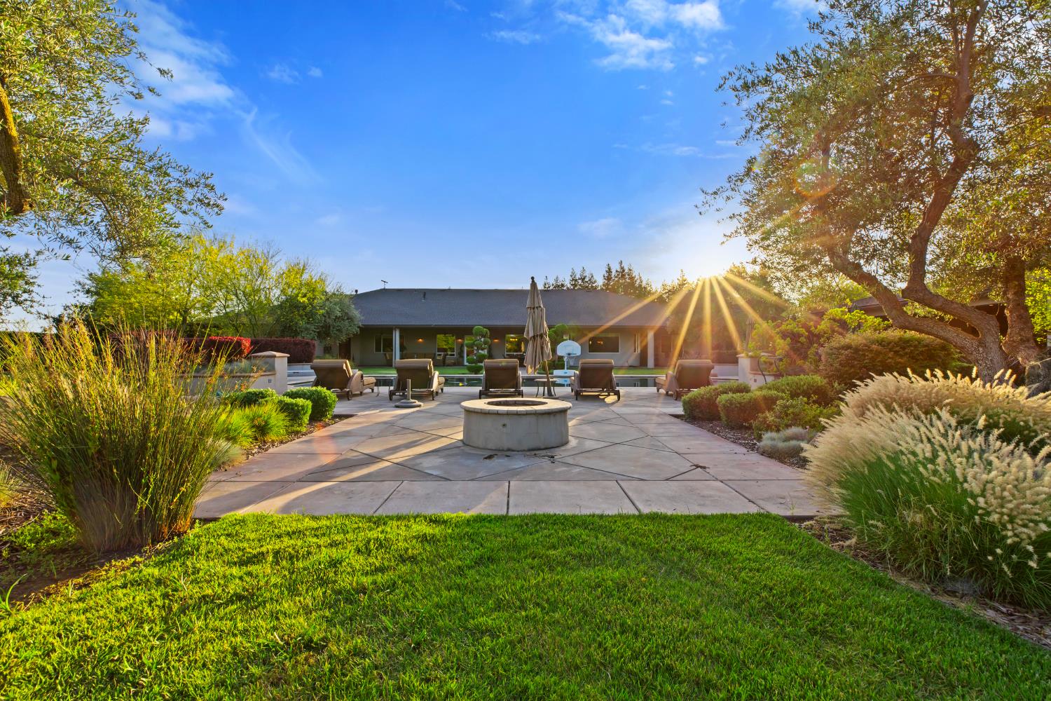 29533 E Chapman Way, Escalon, CA 95320