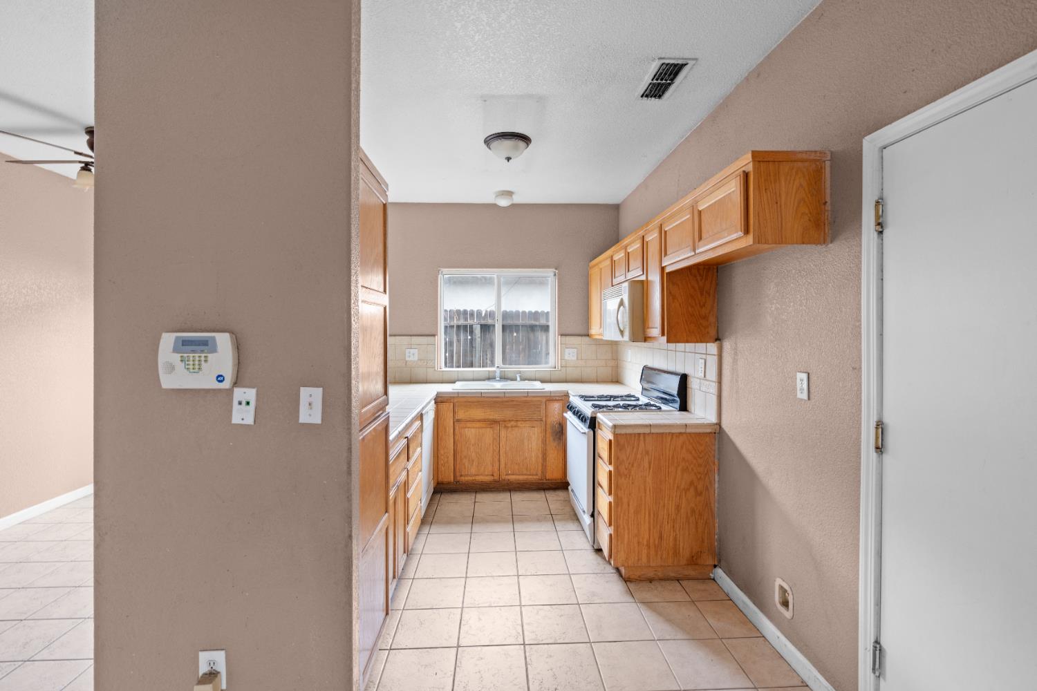 337 Lukas St, Turlock, CA 95380