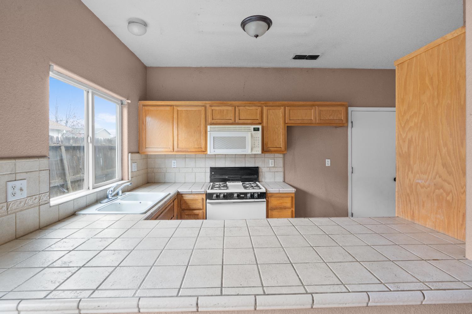 337 Lukas St, Turlock, CA 95380