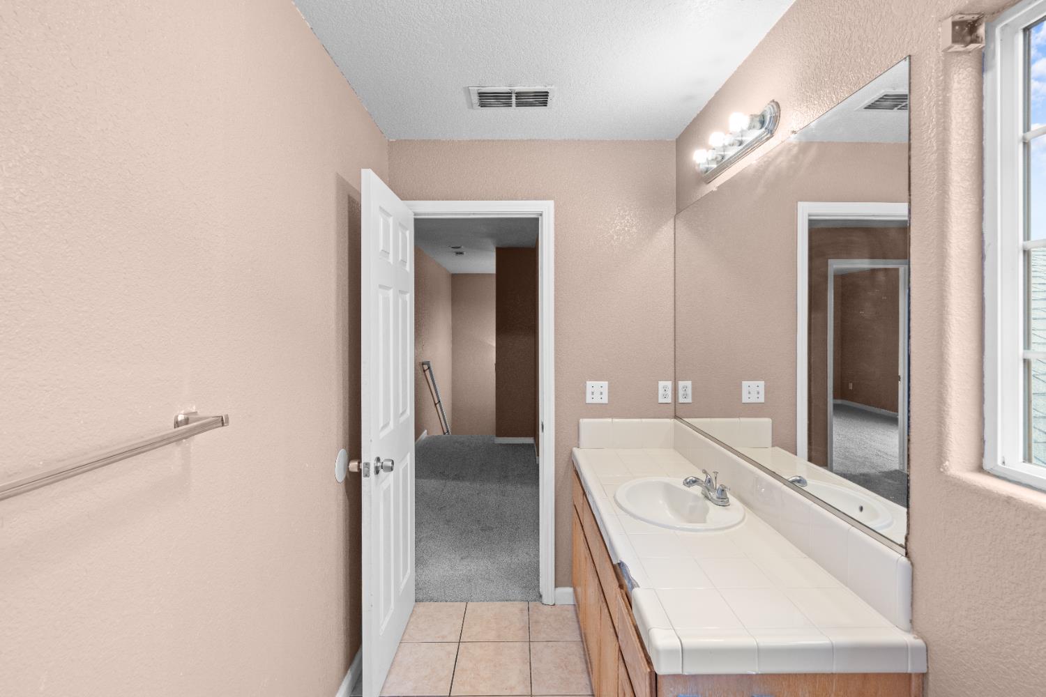 337 Lukas St, Turlock, CA 95380